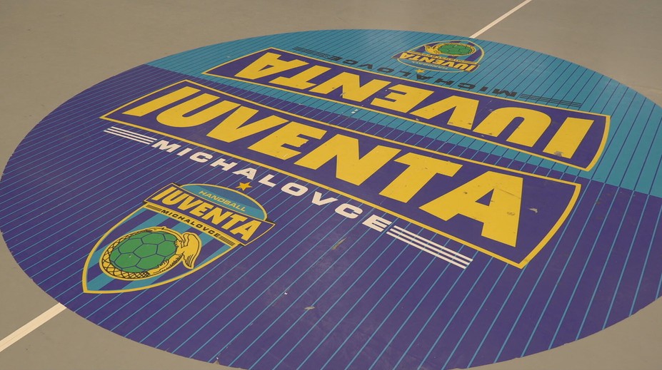 Neistá budúcnosť úspešného ženského hádzanárskeho tímu. Rokovania o hale sa ťahajú, hrozia vážne problémy