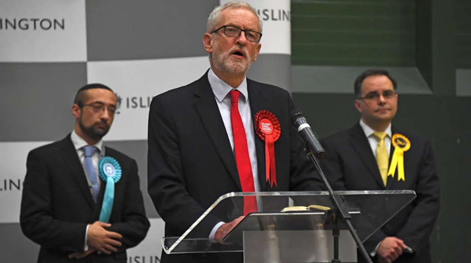 Vodca britských labouristov Jeremy Corbyn nepovedie svoju stranu do ďalších volieb