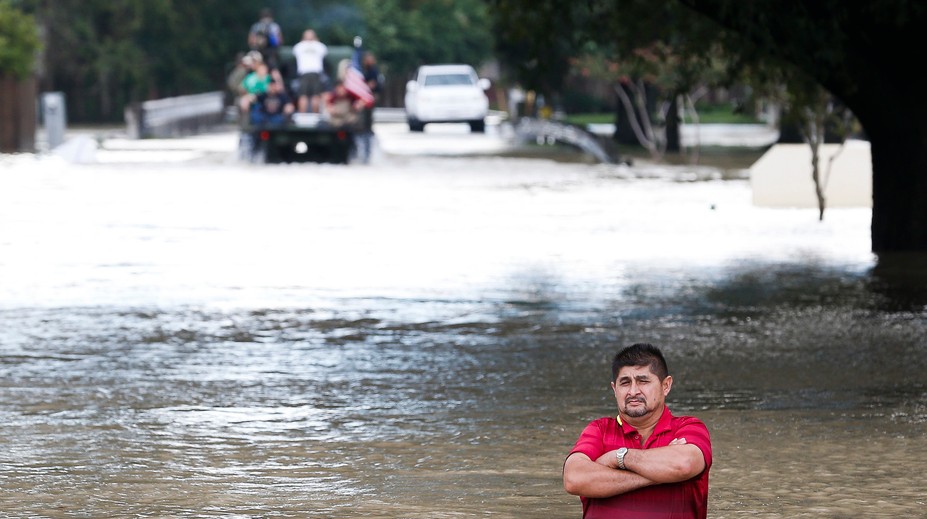 Prečo po hurikáne Harveym ponúklo USA pomoc iba pár krajín? Pýta sa Washington Post