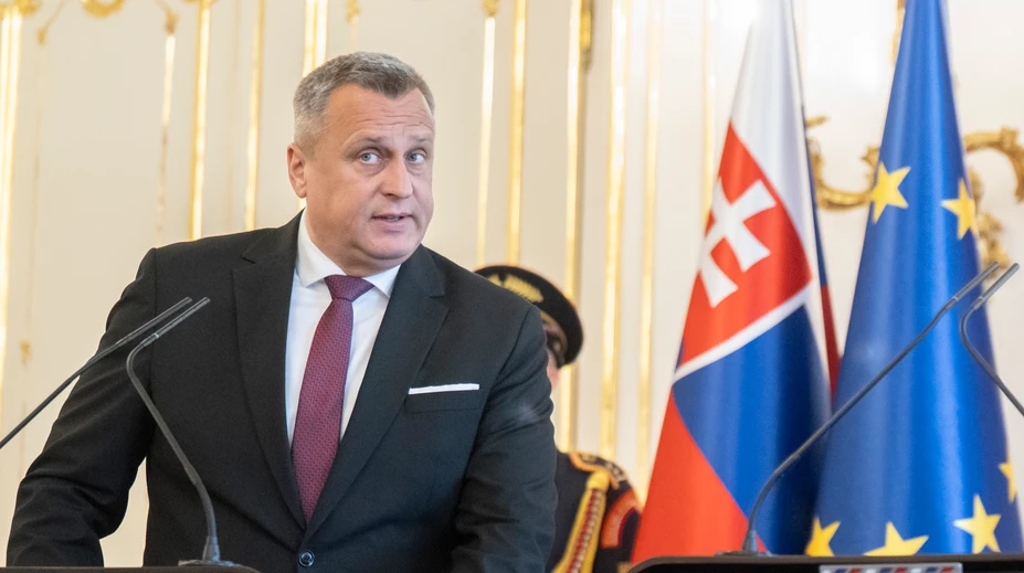 Chceli by ste, aby vás zosobášil poslanec, minister či prezident? Čoskoro to už môže byť realita
