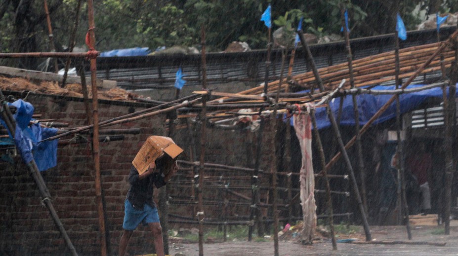 Najsilnejšia supercyklóna zasiahla Indiu a Bangladéš. Hlásia desiatky obetí a obrovské škody