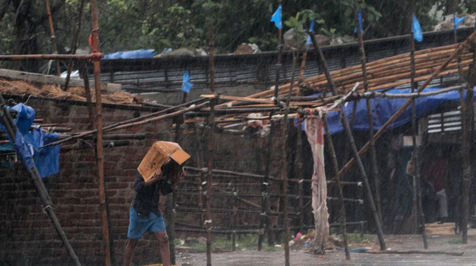 Najsilnejšia supercyklóna zasiahla Indiu a Bangladéš. Hlásia desiatky obetí a obrovské škody