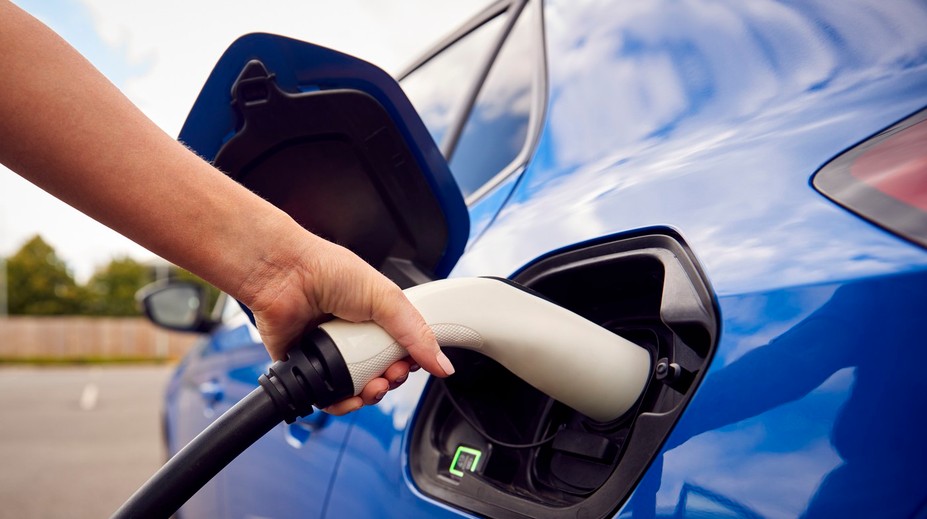 Závod na výrobu batérií do elektromobilov dostane stimul 214 miliónov eur