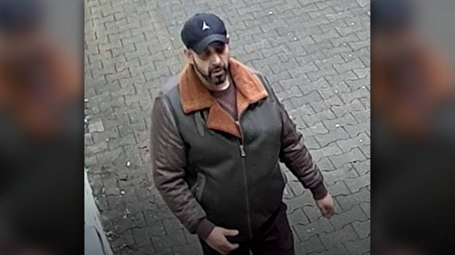 Mieril na predavačky, potom aj vystrelil. Polícia zverejnila snímku nebezpečného lupiča z Košíc