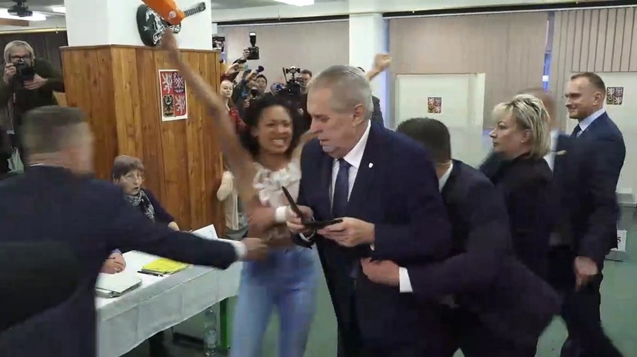 Ukrajinka, ktorá napadla Zemana, prišla o zamestnanie