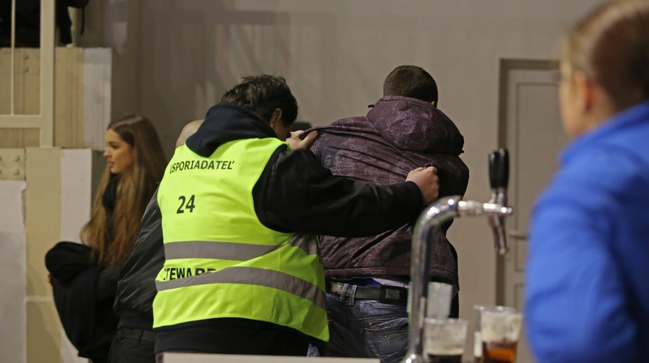 Lietali päste, tiekla krv. Miškovec a Zvolen musia za výtržnosti zaplatiť pokuty