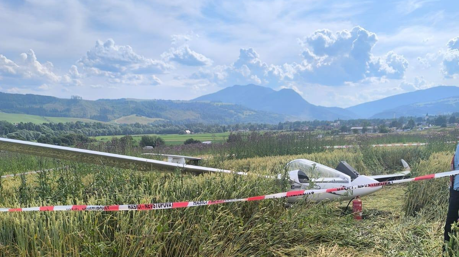 Na Orave padol vetroň. Pilot utrpel poranenie chrbtice