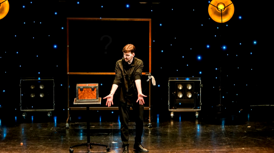 Kúzlenie je umenie, no pre ľudí v Česku a na Slovensku to je iba forma zábavy, tvrdí iluzionista Pavel