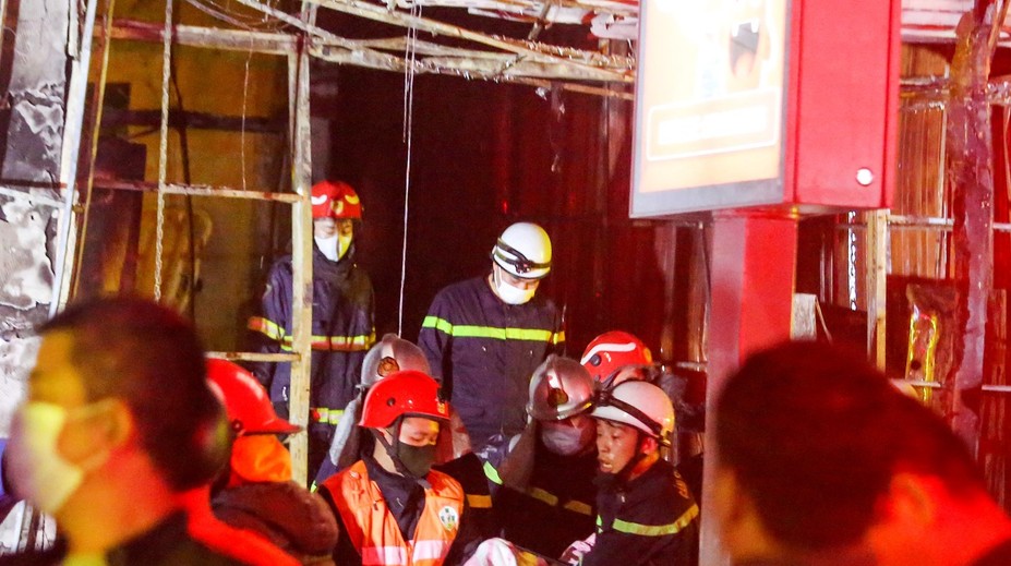 Zo zábavy sa stal boj o život. Muž po hádke s personálom podpálil karaoke bar, 11 ľudí uhorelo