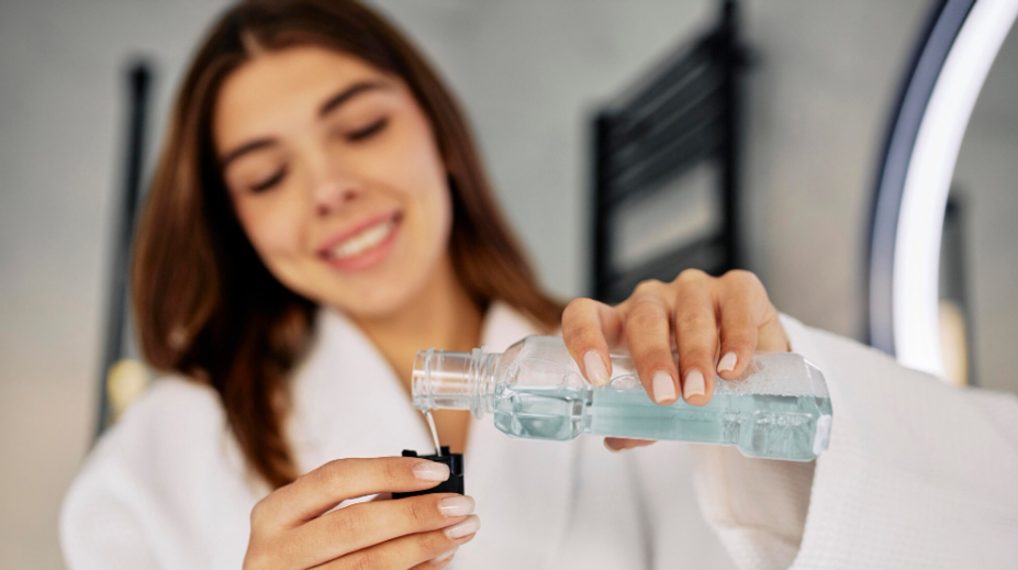 Nečakaný zázrak pre zuby a ďasná: Páchnuca zelenina dokáže viac než chemické ústne vody