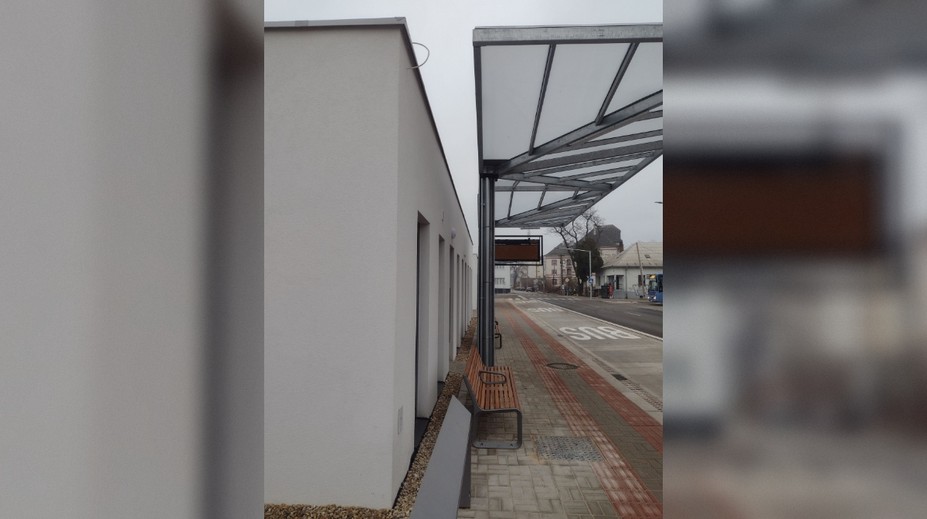 „Zle spravené.“ Nová autobusová stanica v Trenčíne má podľa miestnych viacero chýb