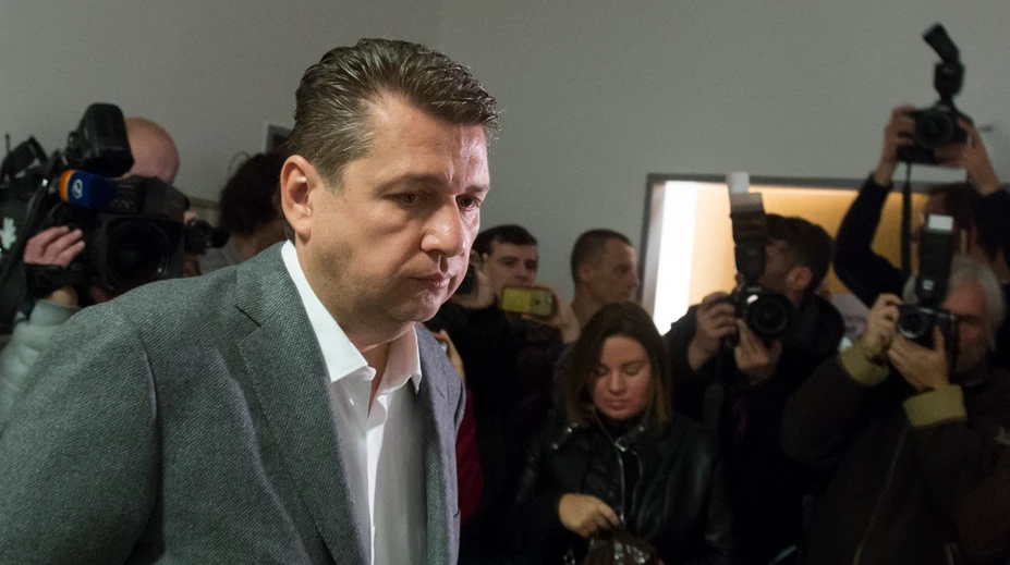 Bašternák pred súdom pre komplex, v ktorom býval Fico. Znalci sa nezhodujú na cene