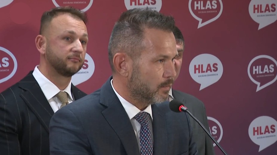 Zmena zákona oslabila štát pri kontrole zahraničných investícií. Poslanec nechce prezradiť, koho návrh pretlačil