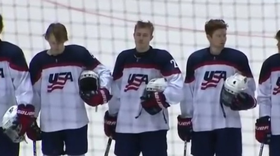 VIDEO: Obrovský trapas. Americkým mladíkom pustili po triumfe slovenskú hymnu