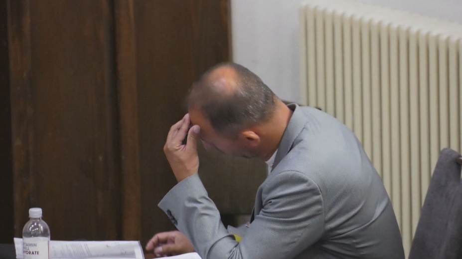 Expolicajt mal vynášať citlivé informácie, stíhať ho však za to nemôžu. Pomohla mu novela trestného zákona