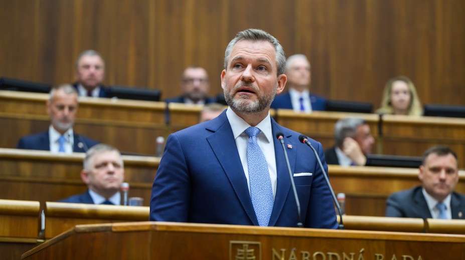 Zarobil vlani vlac Pellegrini či Čaputová? Zverejnili konkrétne čísla