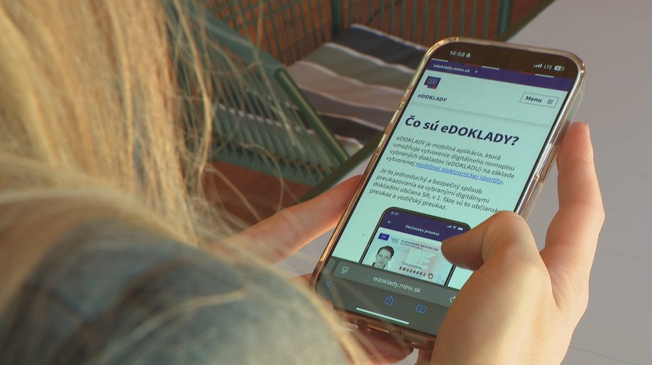 Aplikácia rezortu vnútra čelí kritike. Tisícom ľudí vraj hrozí zneužitie osobných údajov