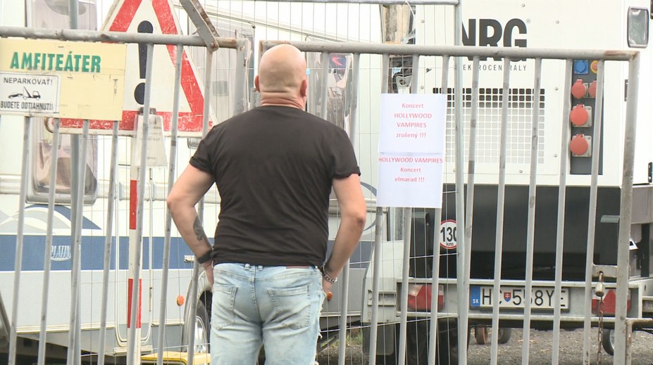 Podľa odborníka môžu byť za zrušeným koncertom maniere. Ľudia sa teraz pýtajú, či im vrátia peniaze