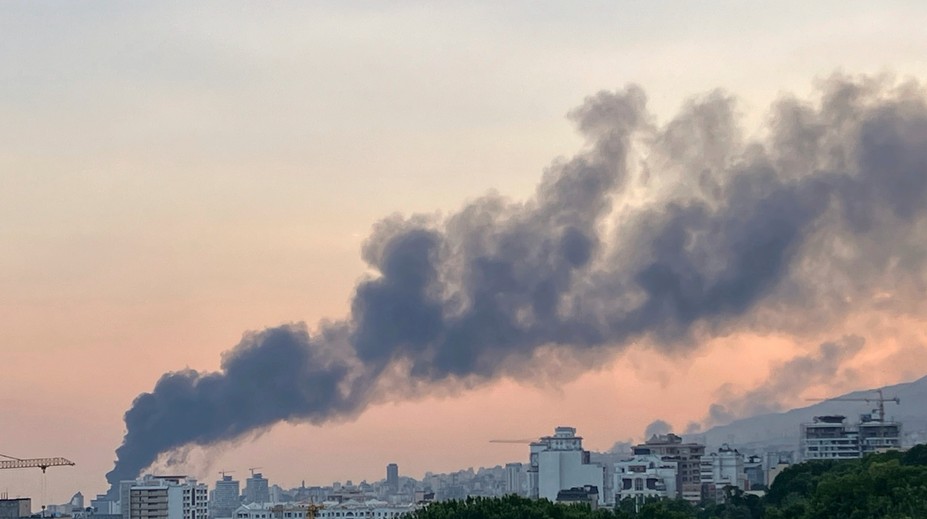 Izrael mal zabiť ďalšieho vplyvného iránskeho vojenského vodcu. Naďalej útočí na západe krajiny