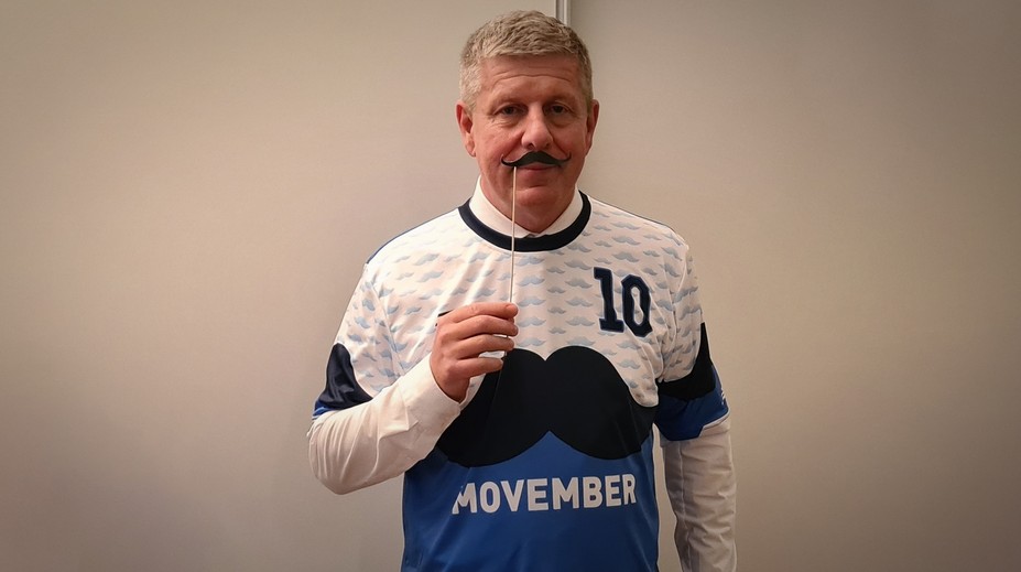Kampaň Movember vyzýva mužov, aby nevynechali urologické prehliadky. Podporil ju aj Lengvarský