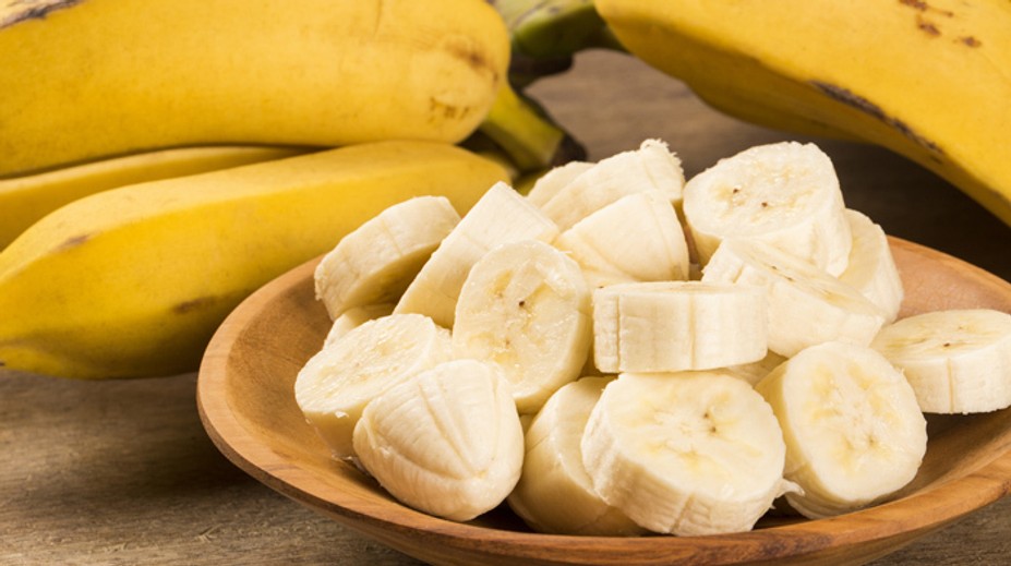 Milujete banány a hnevá vás, že rýchlo prezrú? Tento trik účinne spomalí ich zhnednutie