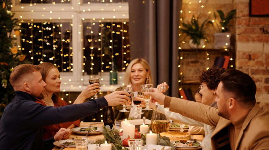 WHO varuje pred vianočným popíjaním. Odborníci odhalili, koľko alkoholu je ešte „v norme“