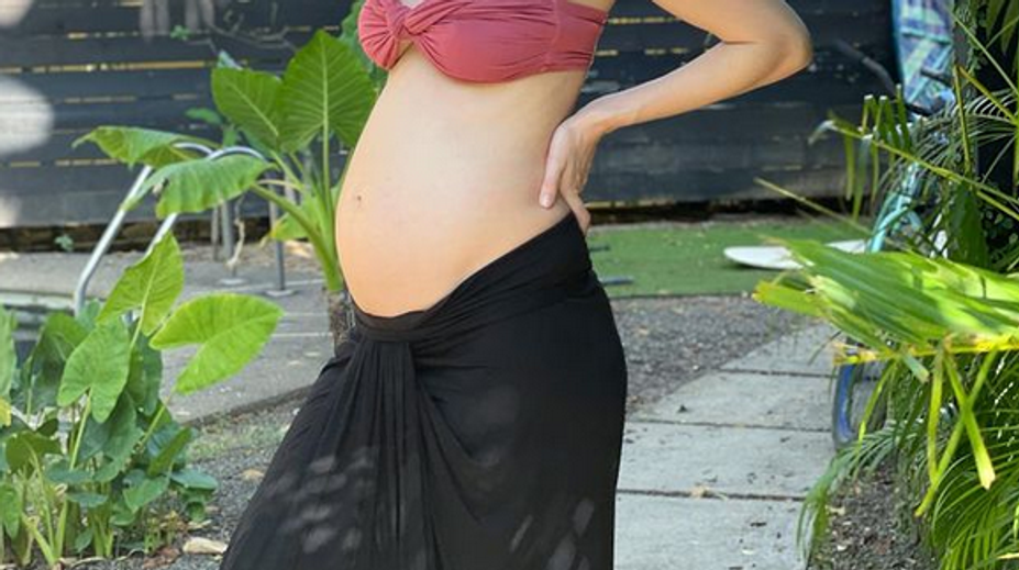 A je to oficiálne! Modelka viac tehotenstvo neskrýva