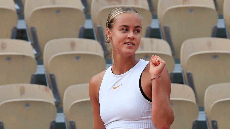 Skvelá Schmiedlová získala cenný skalp. Azarenkovú zmietla z kurtu bez straty podania