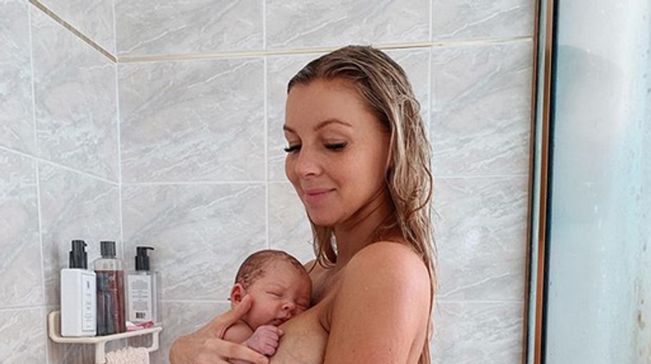 Známa influencerka nahá v sprche s bábätkom: Úchylné komentáre nemali hranice