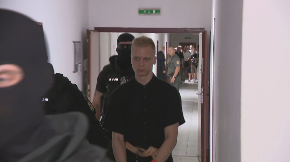 Tvrdí, že vraždiť neplánoval. Pred útokom na gymnáziu však spolužiakom posielal desivé nahrávky