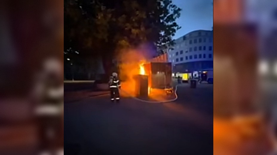 VIDEO: V centre Bratislavy vypukol požiar. Oheň zachvátil gastroprevádzku