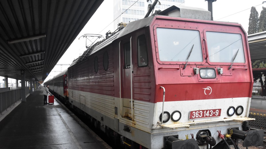 Veľké vlakové výluky na západe Slovenska: Dotknú sa diaľkových aj regionálnych spojov