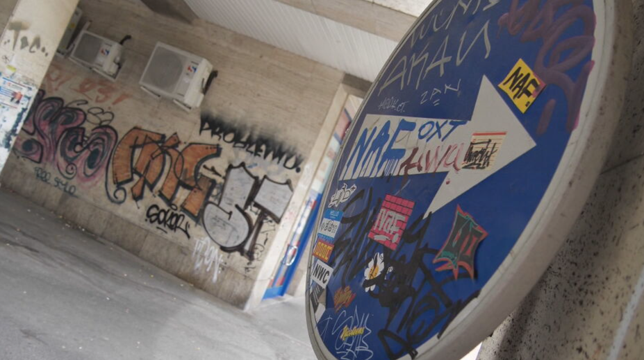 Grafity hyzdia centrum Žiliny. Mesto vyhlásilo zbierku, miestni ju vysmiali