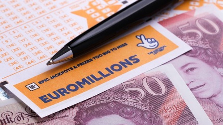 Získal obrovský jackpot, no stále sa neozval. Na výhercu EuroMillions čaká rekordná výhra