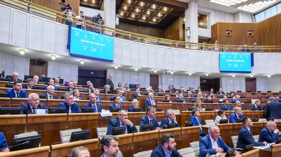 Parlament rokuje o návrhu budúcoročného rozpočtu. Je otázne, či získa dostatočnú podporu