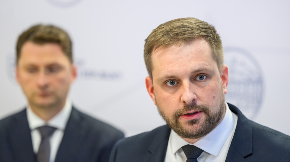 Reakcie na dohodu s lekármi: Vláda si kúpila čas, odkazuje opozícia. Ozvala sa aj Dolinková