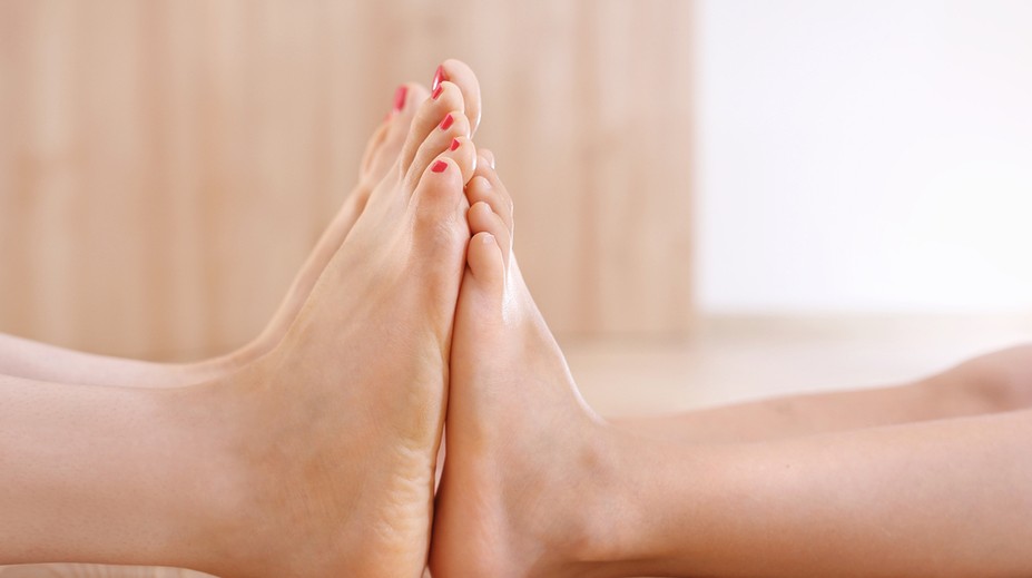 Máte ploché nohy? Nepodceňujte to a takto s nimi cvičte