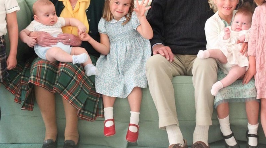 Tento záber dojal svet! Žiadni princ a kráľovná, ale obyčajní prastarí rodičia