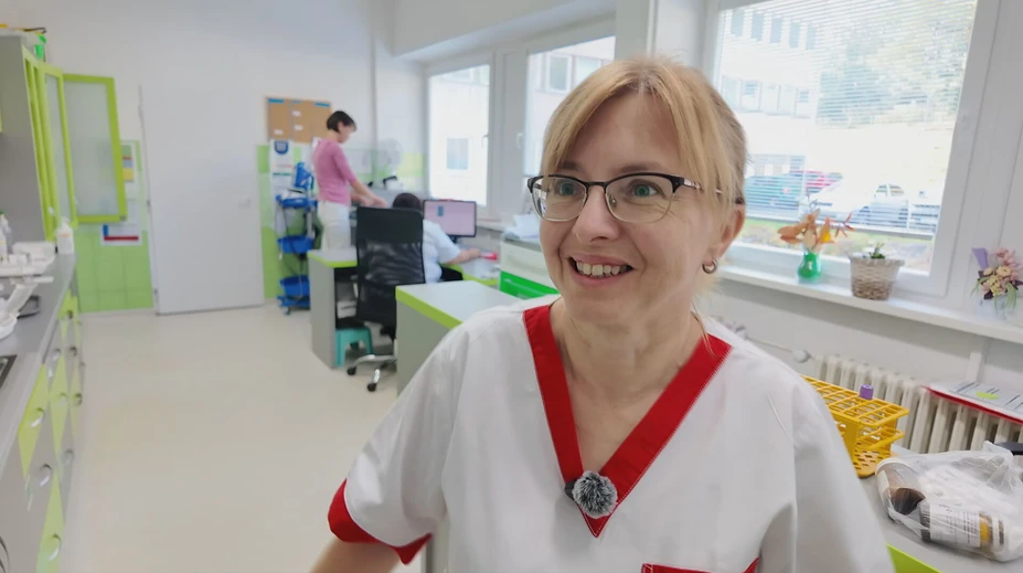 „Niekedy je to masaker.“ Dve sestry sa starajú aj o 25 pacientov. Nemocniciam chýbajú tisíce sestier