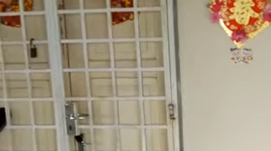 S hrôzou sa prizerali, čo sa im vkráda do domu. Nevedia, či je stále tam