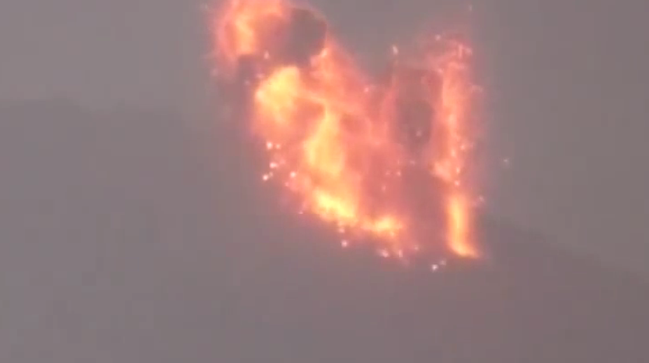 Na japonskom ostrove sa prebudila sopka. Výbuch zachytilo video