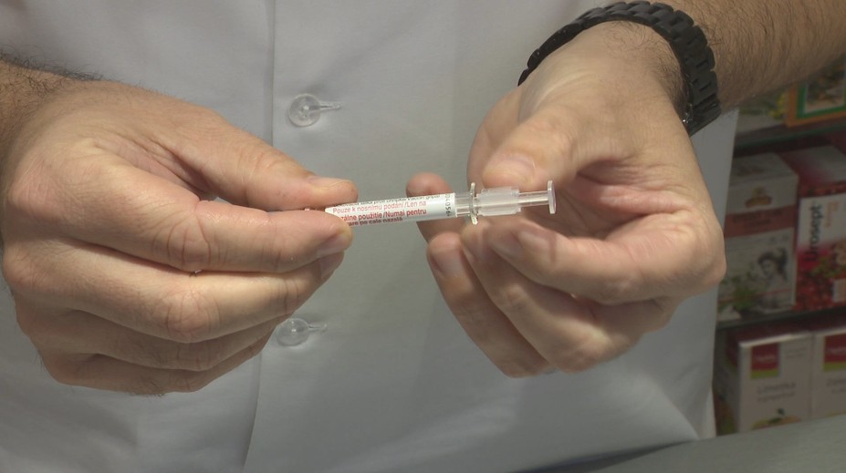 Vakcíny pre Slovensko vraj čakajú v kamióne v Slovinsku. Chrípka zatiaľ silnie a naše lekárne sú prázdne