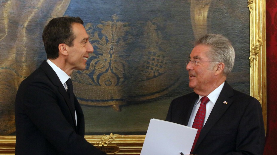 Novým rakúskym kancelárom je Christian Kern, do vlády si berie moslimku