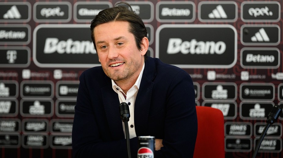 Legendárny Rosický bol pre vážne zdravotné problémy na JIS. Ako riaditeľ Sparty skončil