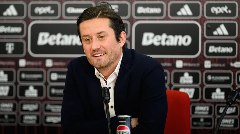 Legendárny Rosický bol pre vážne zdravotné problémy na JIS. Ako riaditeľ Sparty skončil