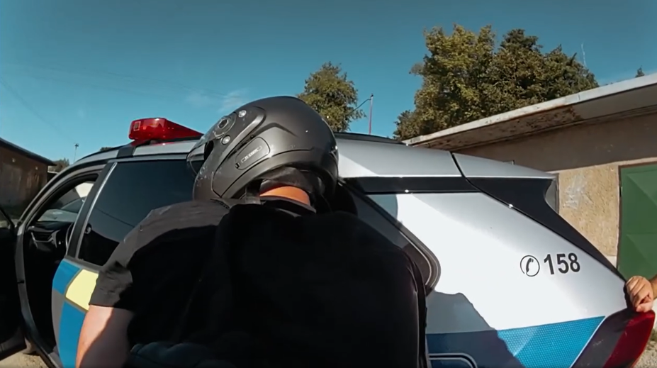 VIDEO: Dramatická naháňačka v Prievidzi. Policajtom sa snažil ujsť motorkár pod vplyvom drog