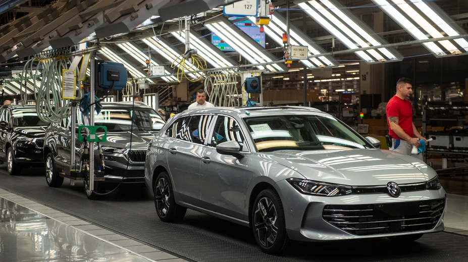 Najväčšia automobilka Európy chystá obrovský otras: O prácu môže prísť 100-tisíc ľudí. Dôvodom sú čínske autá