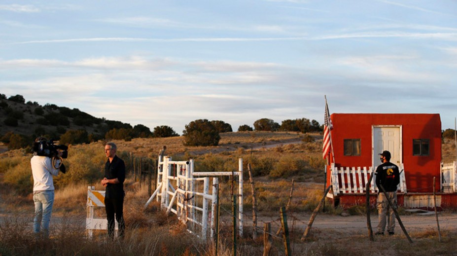 Natáčanie filmu s Baldwinom sprevádzali problémy, viacerí členovia štábu dali výpoveď