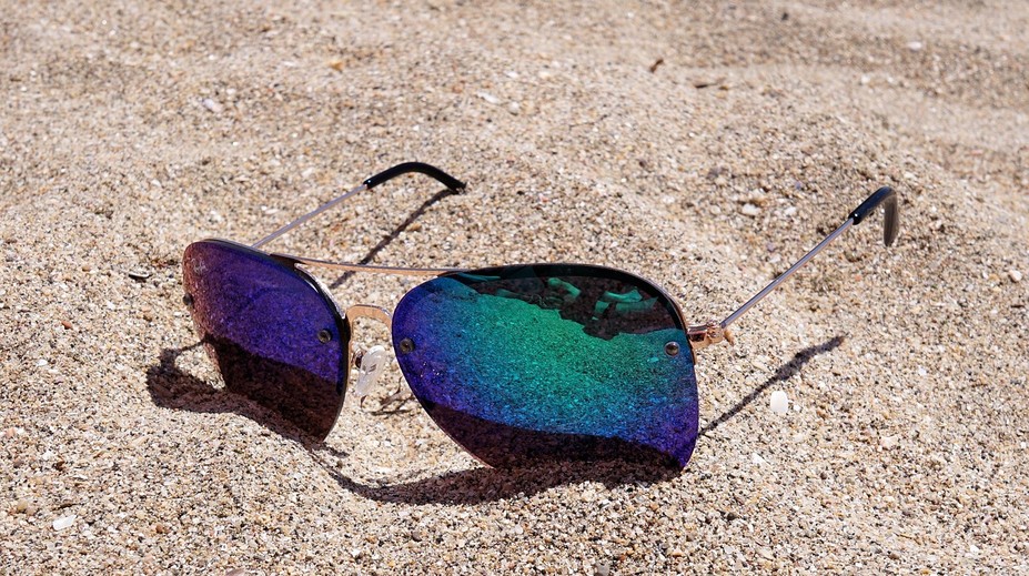 Nočná mora na dovolenke: Turista stratil okuliare, skončil vo väzení na dva mesiace