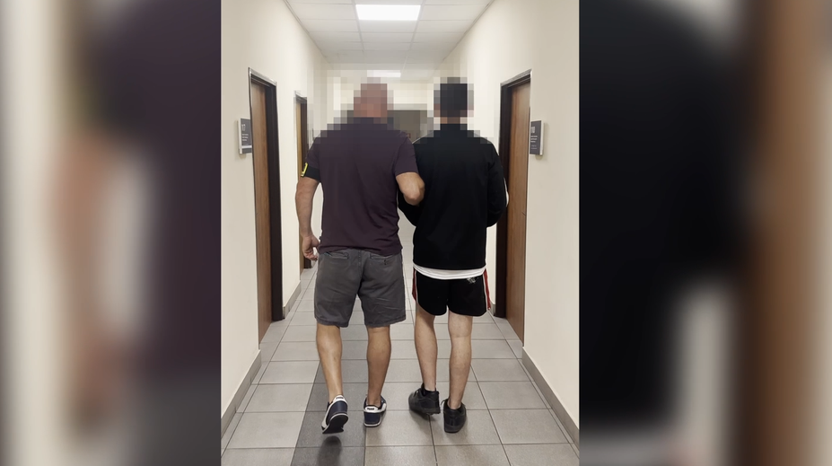 FOTO+VIDEO: Tínedžera poliali benzínom a zapálili. Doma sa ešte pokúšal schladiť v sprche